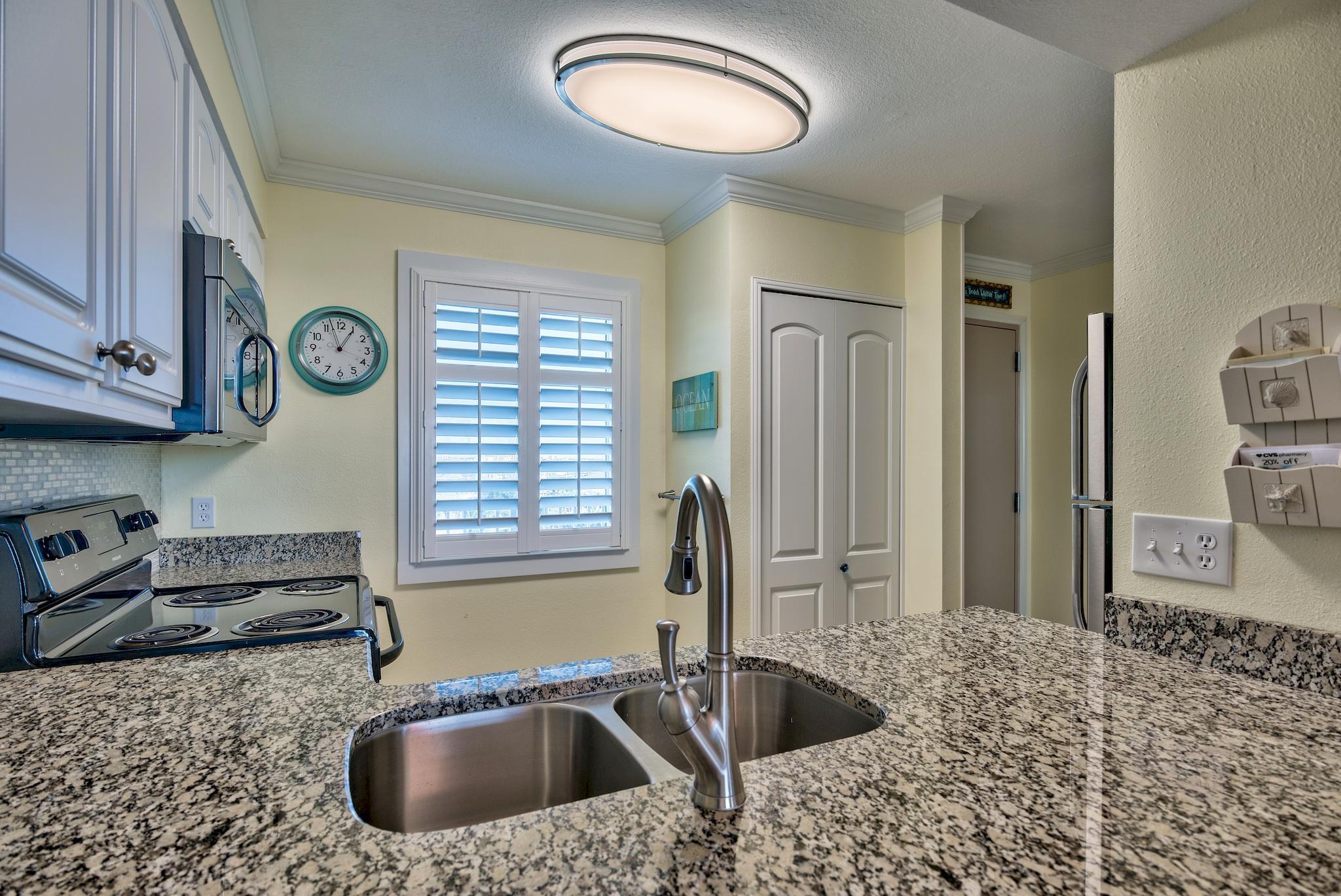 ISLANDER CONDO PH 2 - Residential