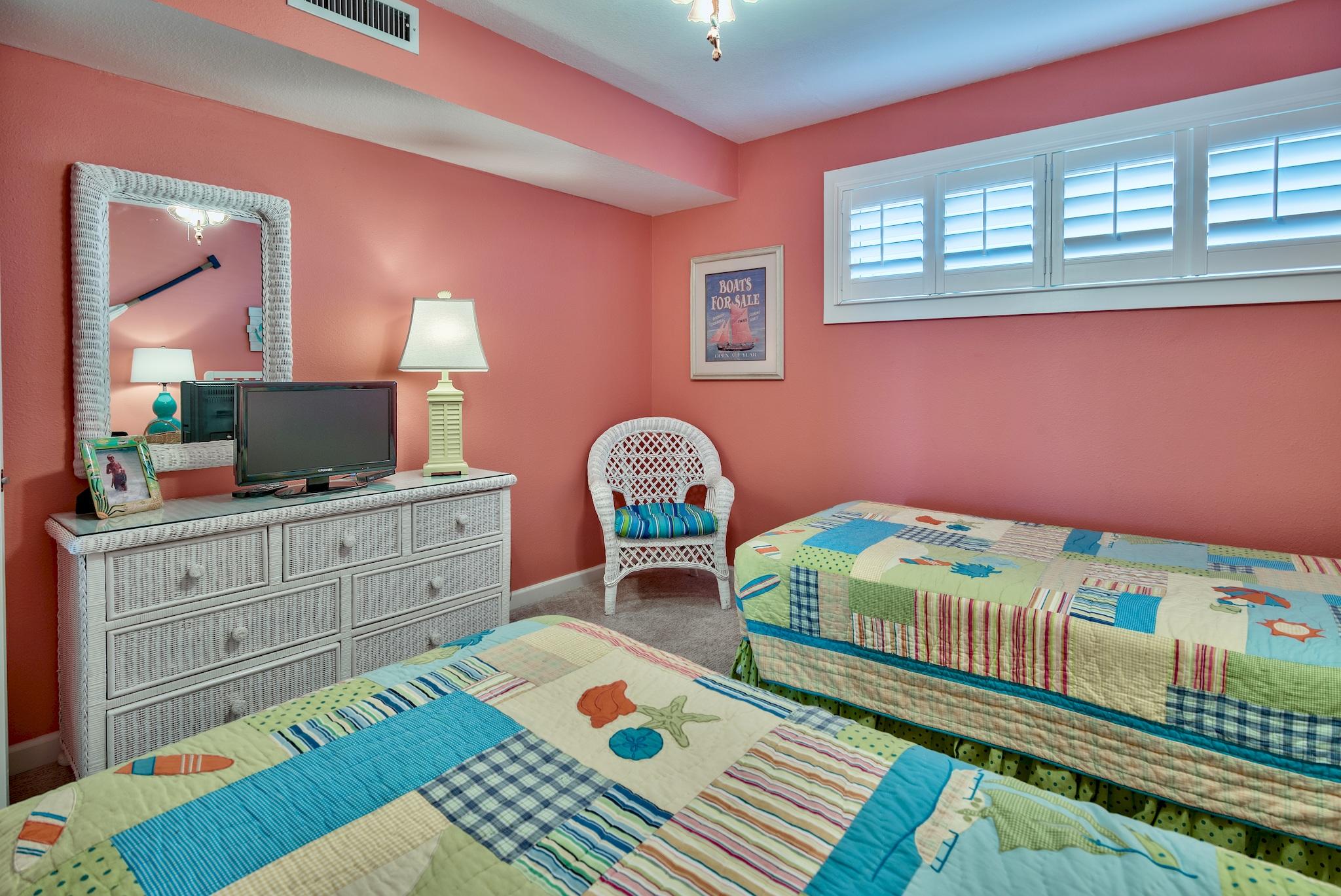 ISLANDER CONDO PH 2 - Residential