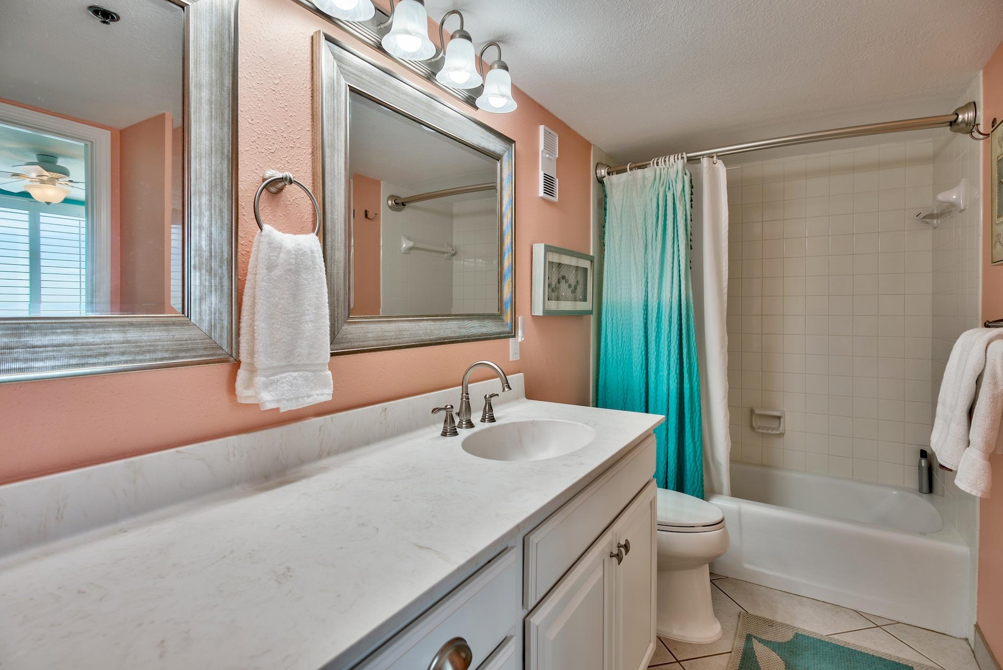 ISLANDER CONDO PH 2 - Residential