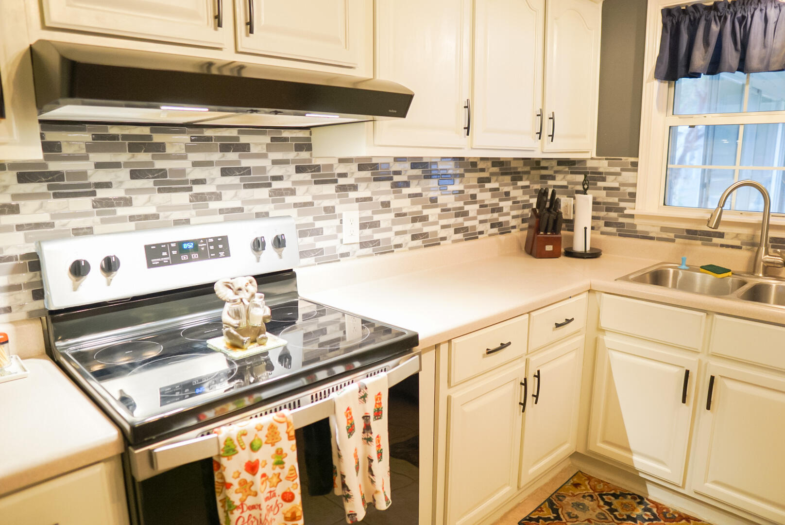 SANTASIA PARK 3RD ADDN - Residential Lease