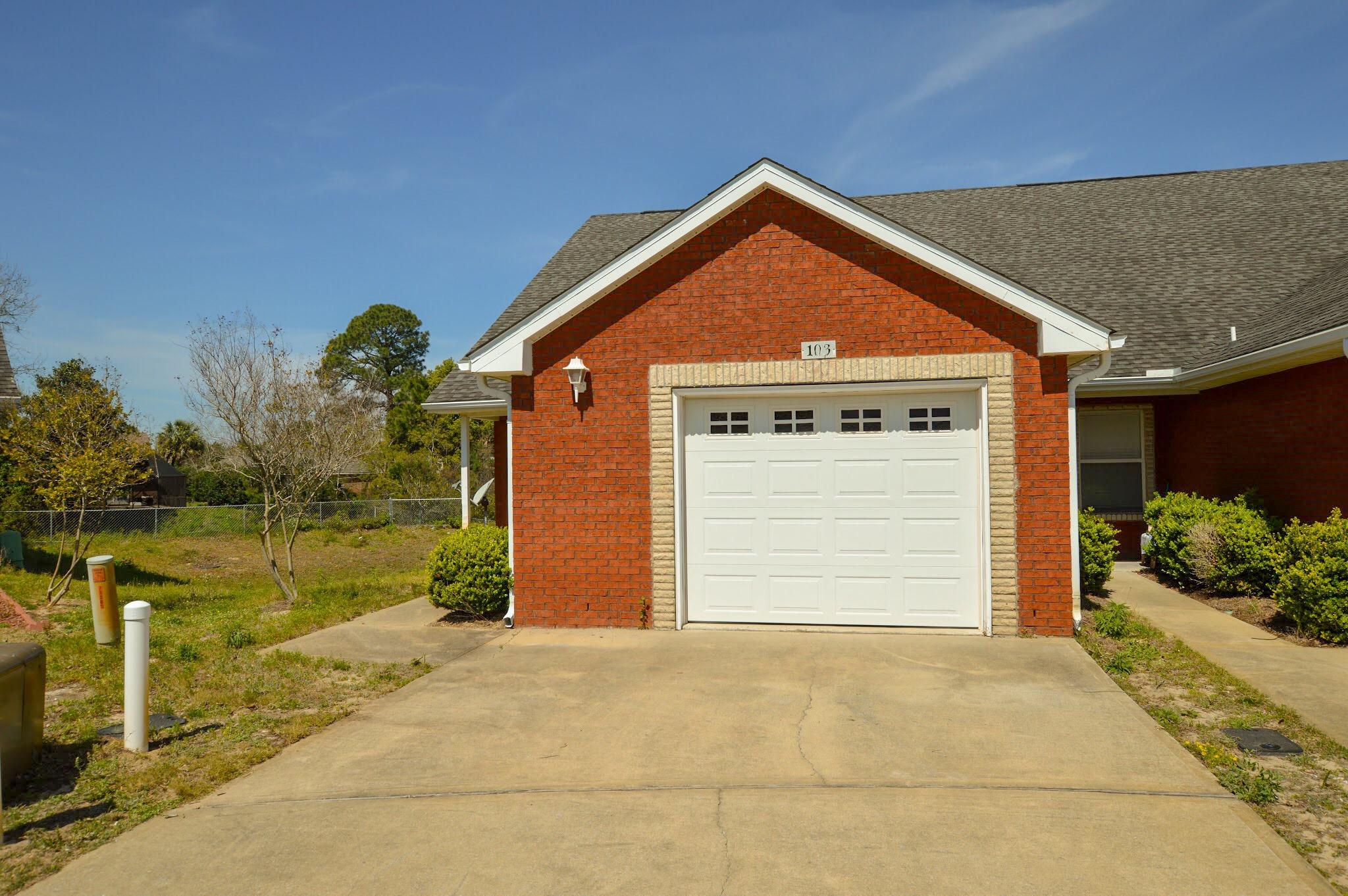 QUAIL LAKE T/H LOT 3 - Residential