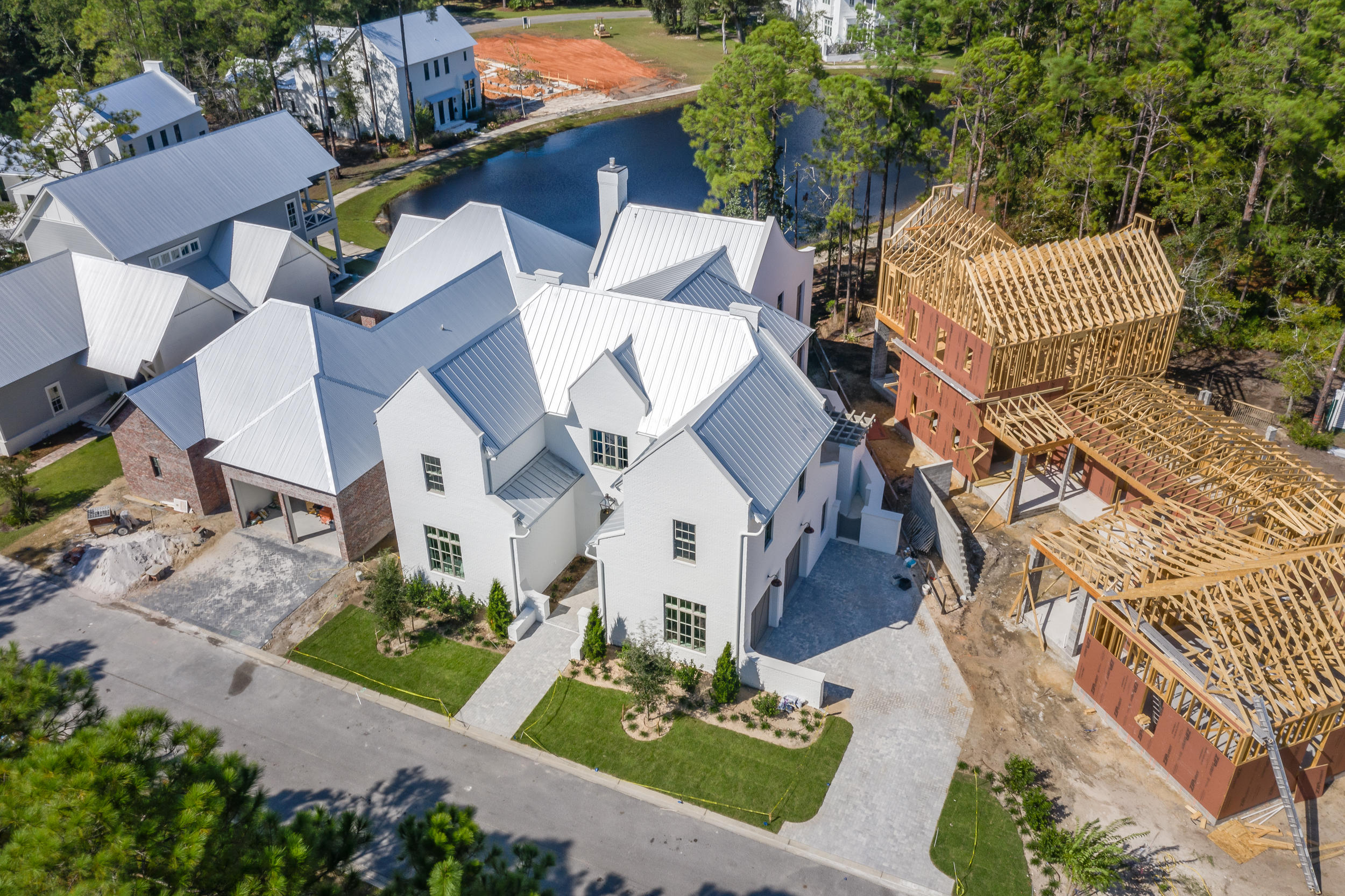CHURCHILL OAKS - Residential
