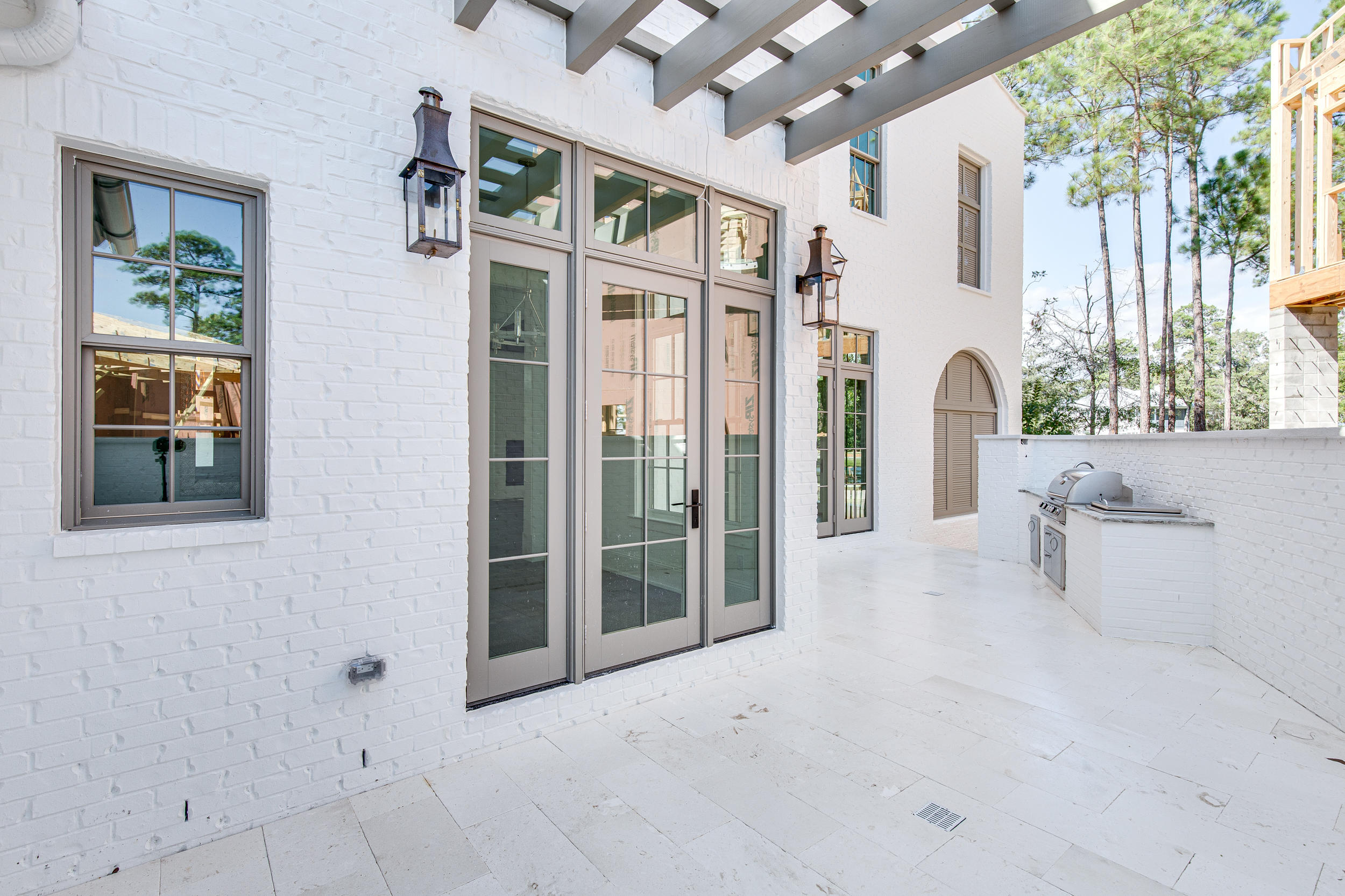 CHURCHILL OAKS - Residential