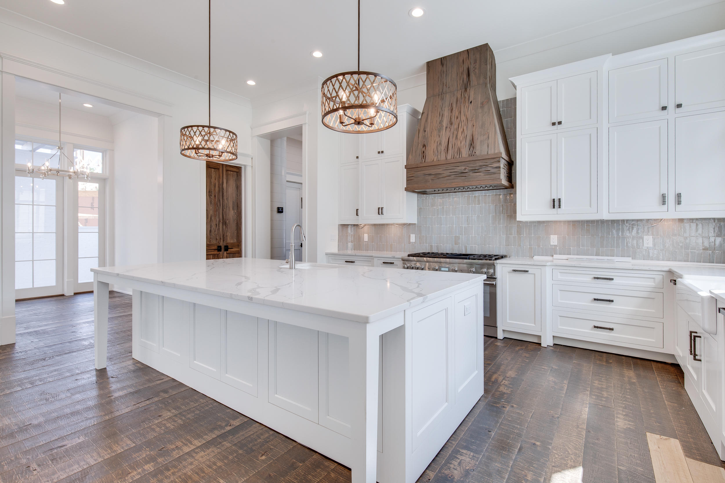 CHURCHILL OAKS - Residential