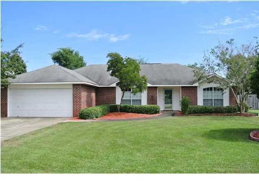 Nice 3 bedroom, 2 full bath home.  Split bedroom floor plan.   Features hardwood floors, corner gas fireplace and vaulted ceiling in the living room.  The kitchen has staineless steel appliances and a center island.  The large mainicured back yard is privacy fenced. Lawn service is included with the rent. There is a screened porch just off the living room.  Home is conveniently located to schools, dining, shopping and the military bases.