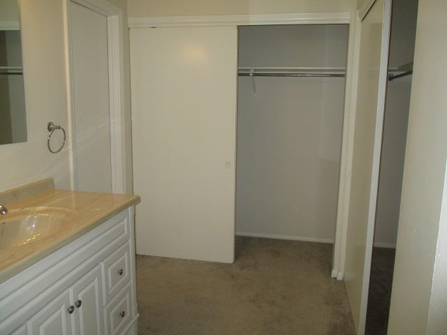 HIDDEN COVE T/H - Residential Lease