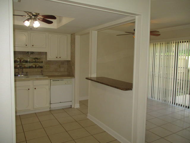 HIDDEN COVE T/H - Residential Lease