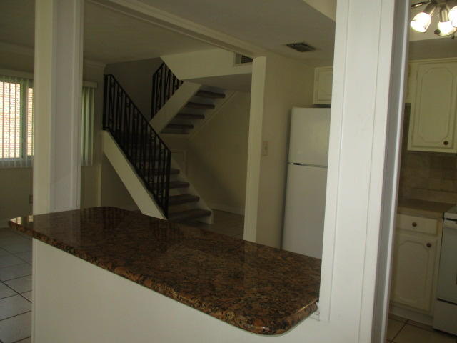 HIDDEN COVE T/H - Residential Lease
