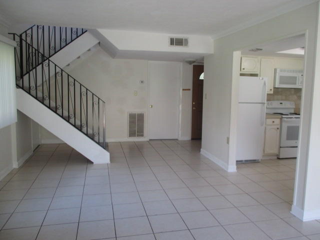 HIDDEN COVE T/H - Residential Lease