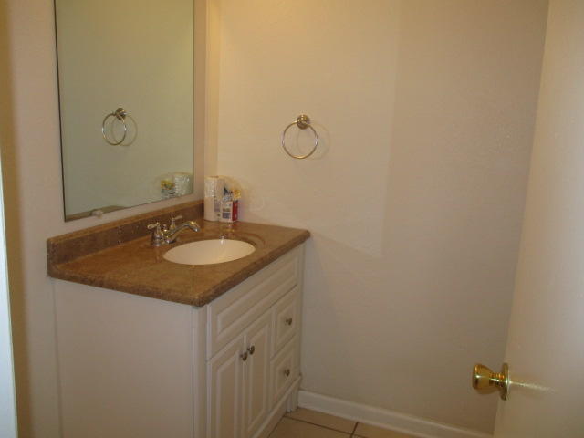 HIDDEN COVE T/H - Residential Lease