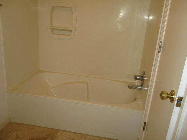 HIDDEN COVE T/H - Residential Lease