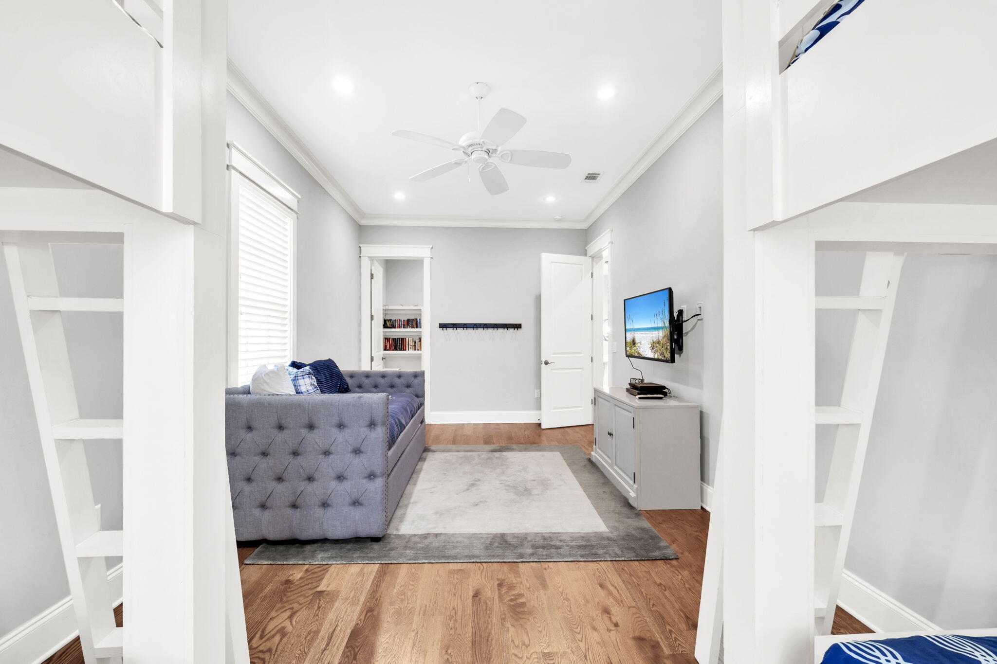 LAKESIDE AT BLUE MOUNTAIN BEACH - Residential