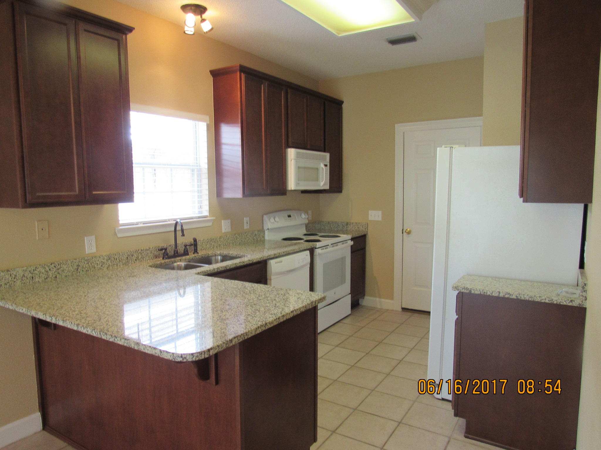 PARKER'S LANDING - Residential Lease