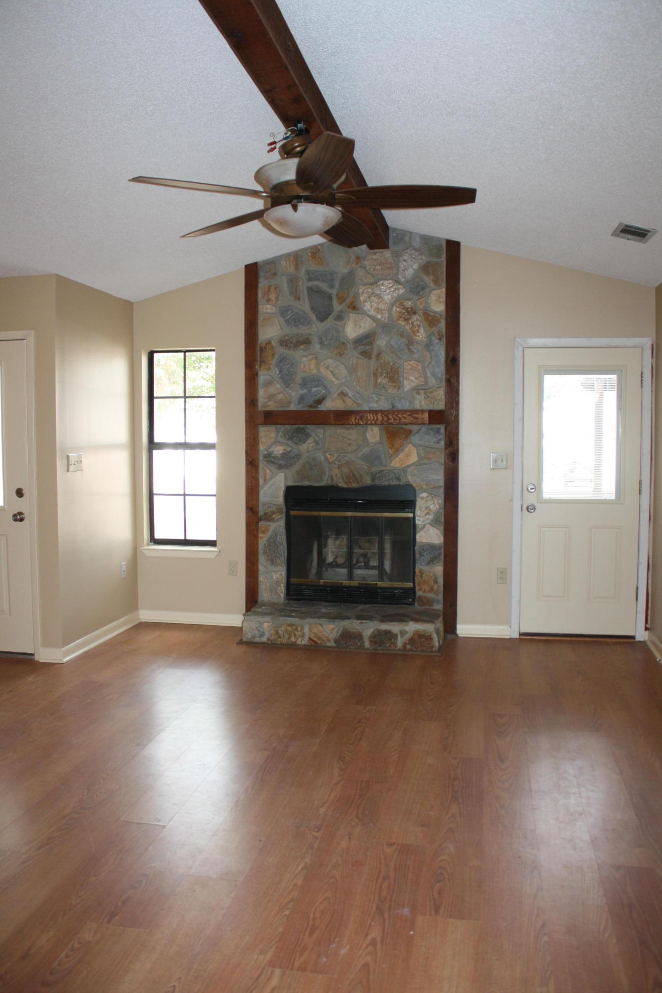 KELLY HILL ESTATES - Residential Lease