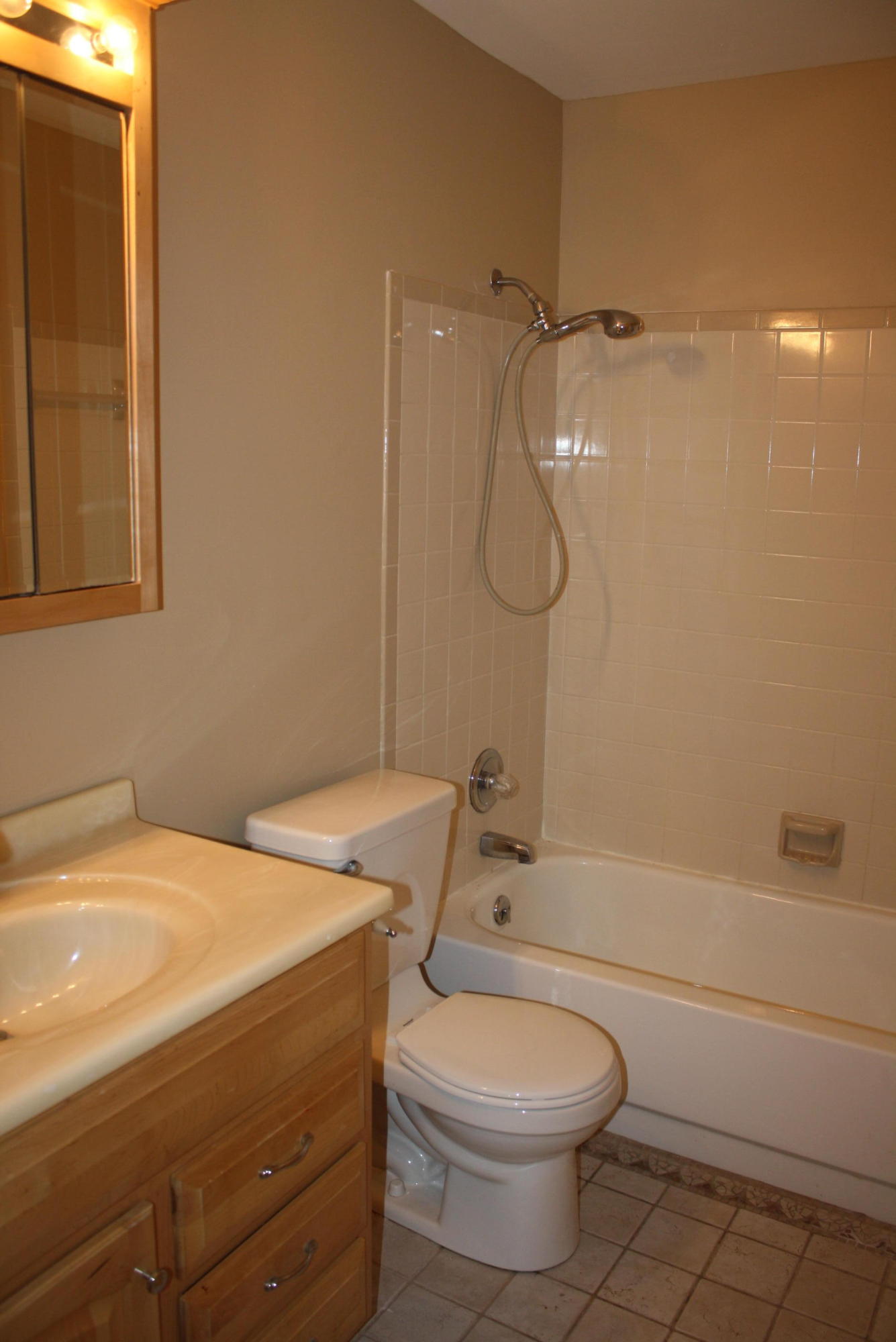 KELLY HILL ESTATES - Residential Lease