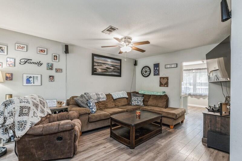 OAKLAND ADDLOT 12 BLK 11 - Residential