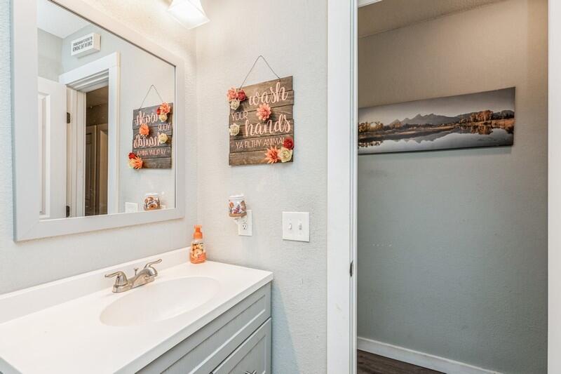 OAKLAND ADDLOT 12 BLK 11 - Residential