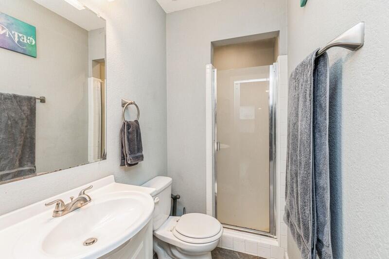 OAKLAND ADDLOT 12 BLK 11 - Residential