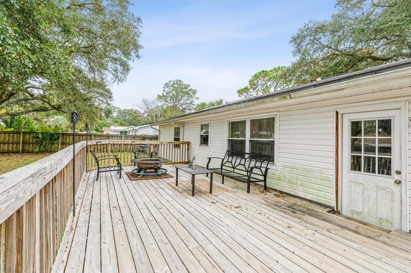 OAKLAND ADDLOT 12 BLK 11 - Residential