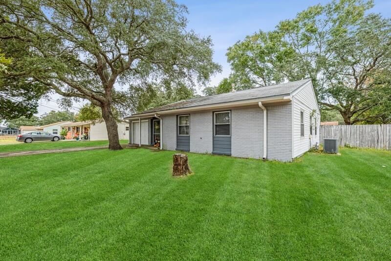 OAKLAND ADDLOT 12 BLK 11 - Residential