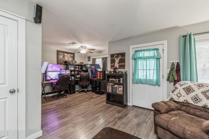 OAKLAND ADDLOT 12 BLK 11 - Residential