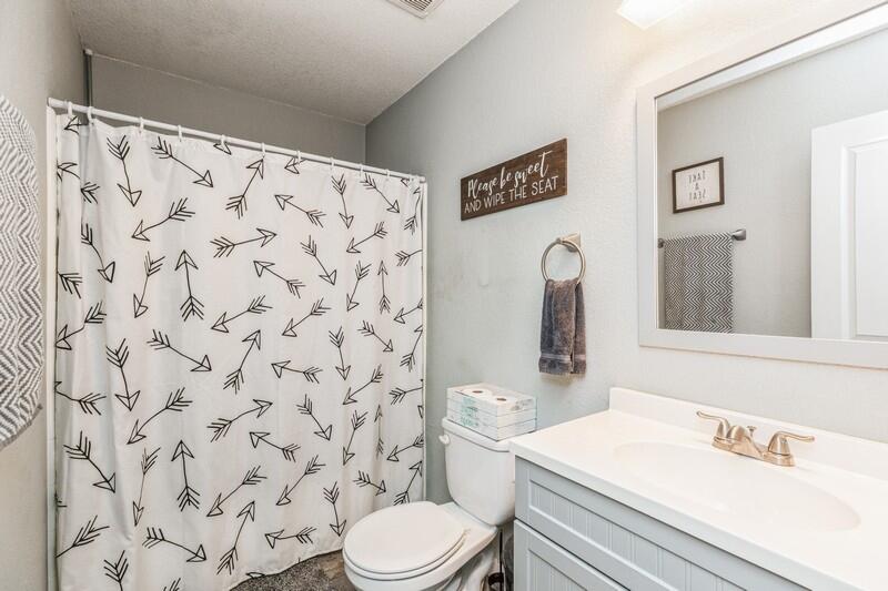 OAKLAND ADDLOT 12 BLK 11 - Residential