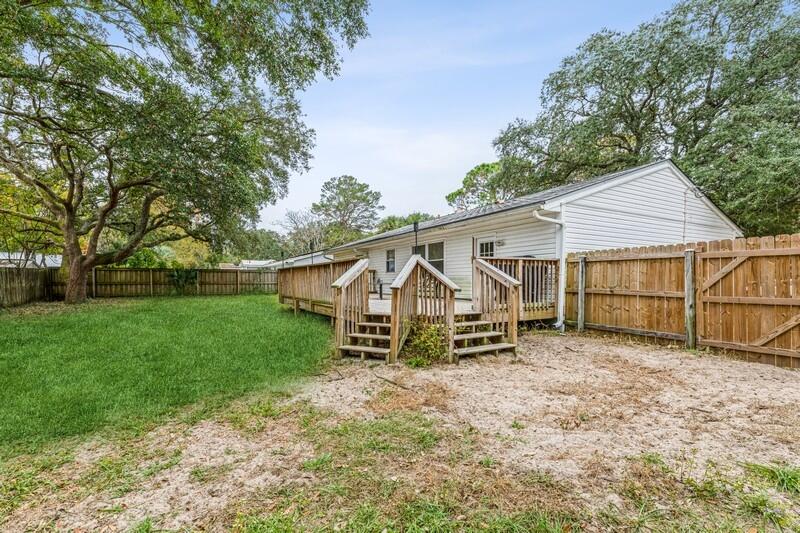 OAKLAND ADDLOT 12 BLK 11 - Residential