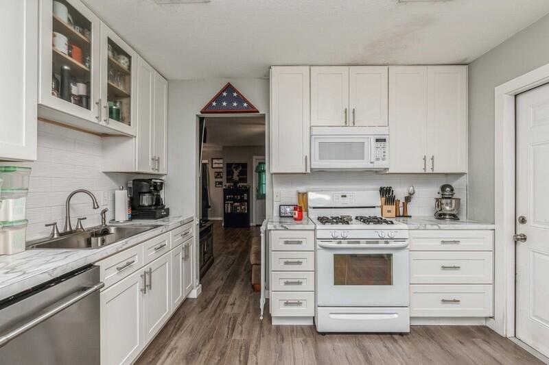 OAKLAND ADDLOT 12 BLK 11 - Residential