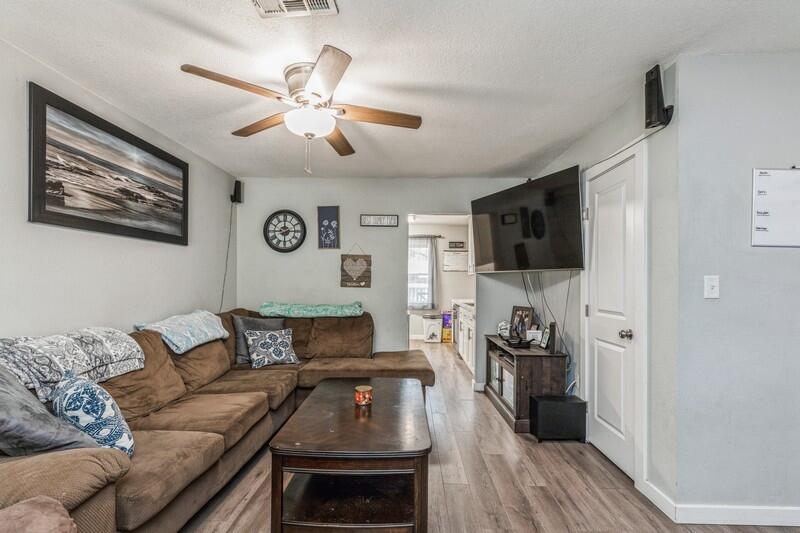 OAKLAND ADDLOT 12 BLK 11 - Residential