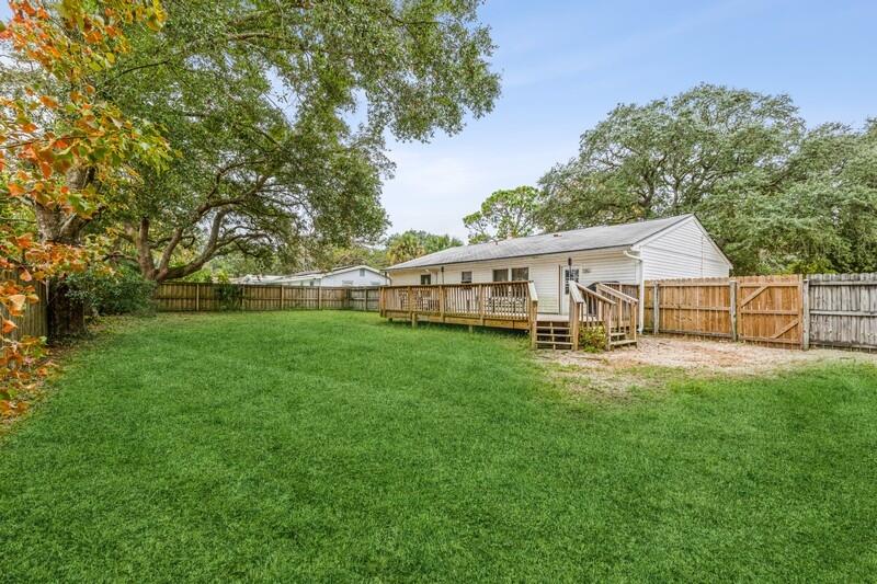 OAKLAND ADDLOT 12 BLK 11 - Residential