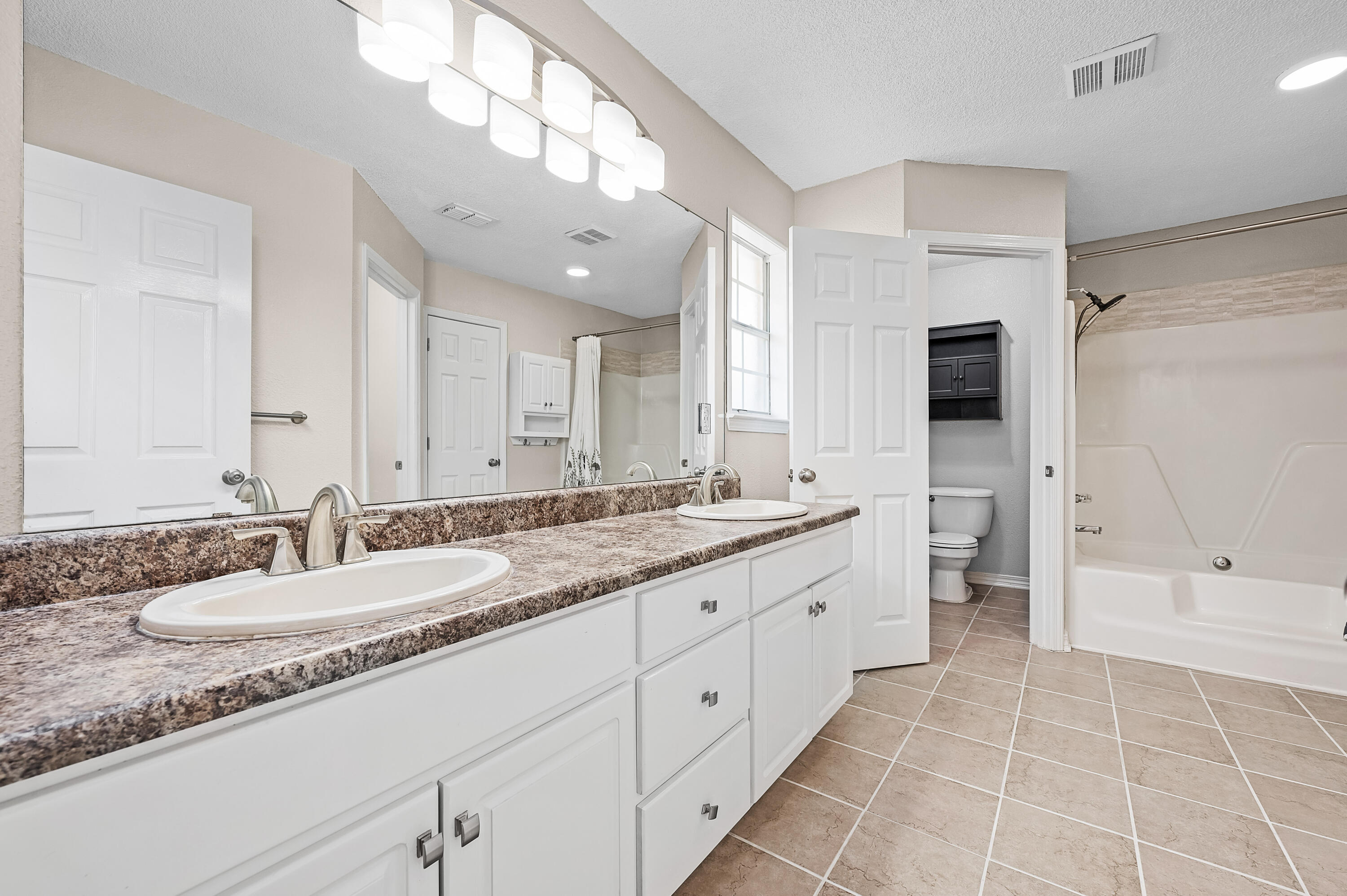 OAK MEADOWS - Residential