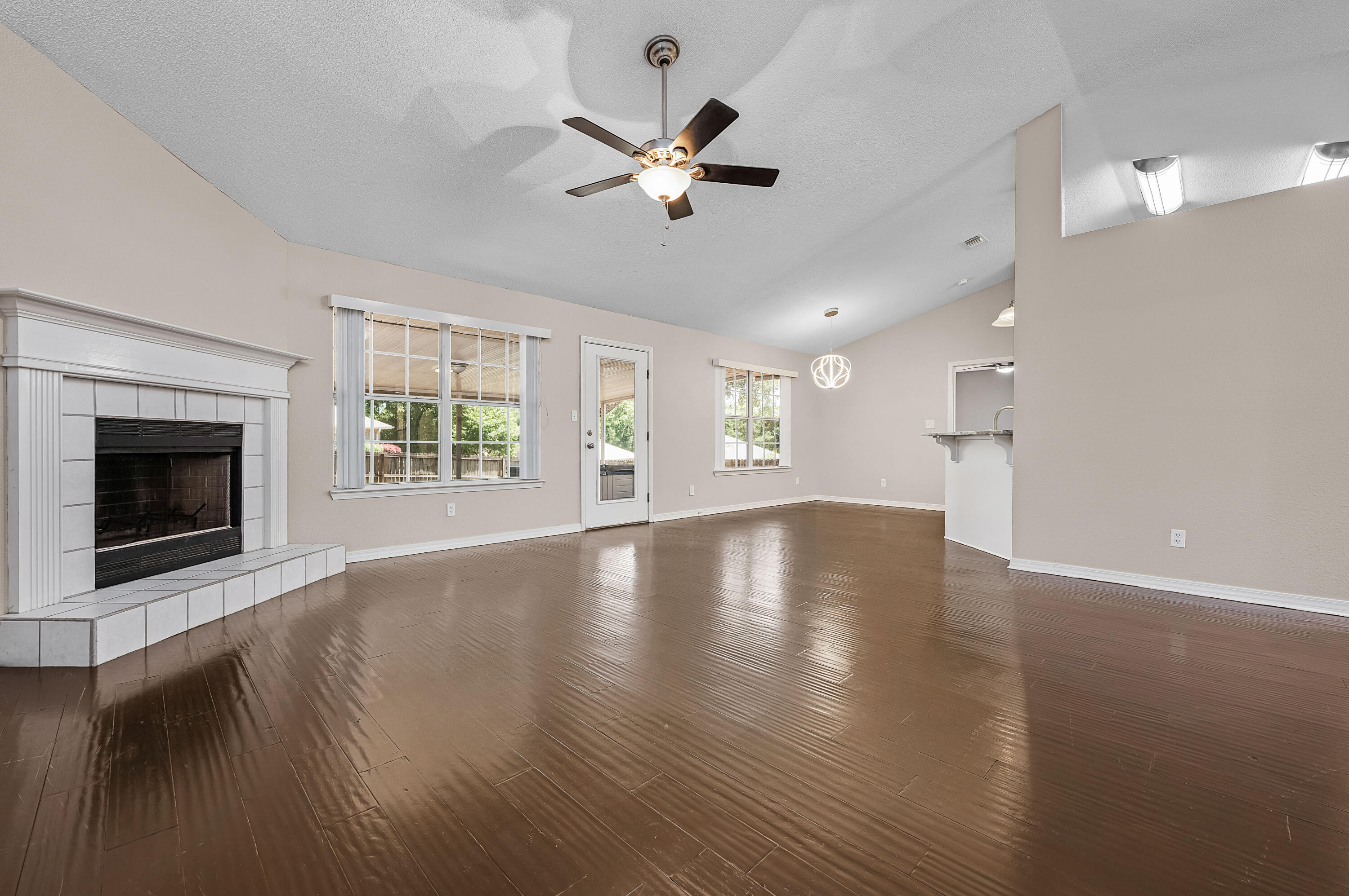 OAK MEADOWS - Residential