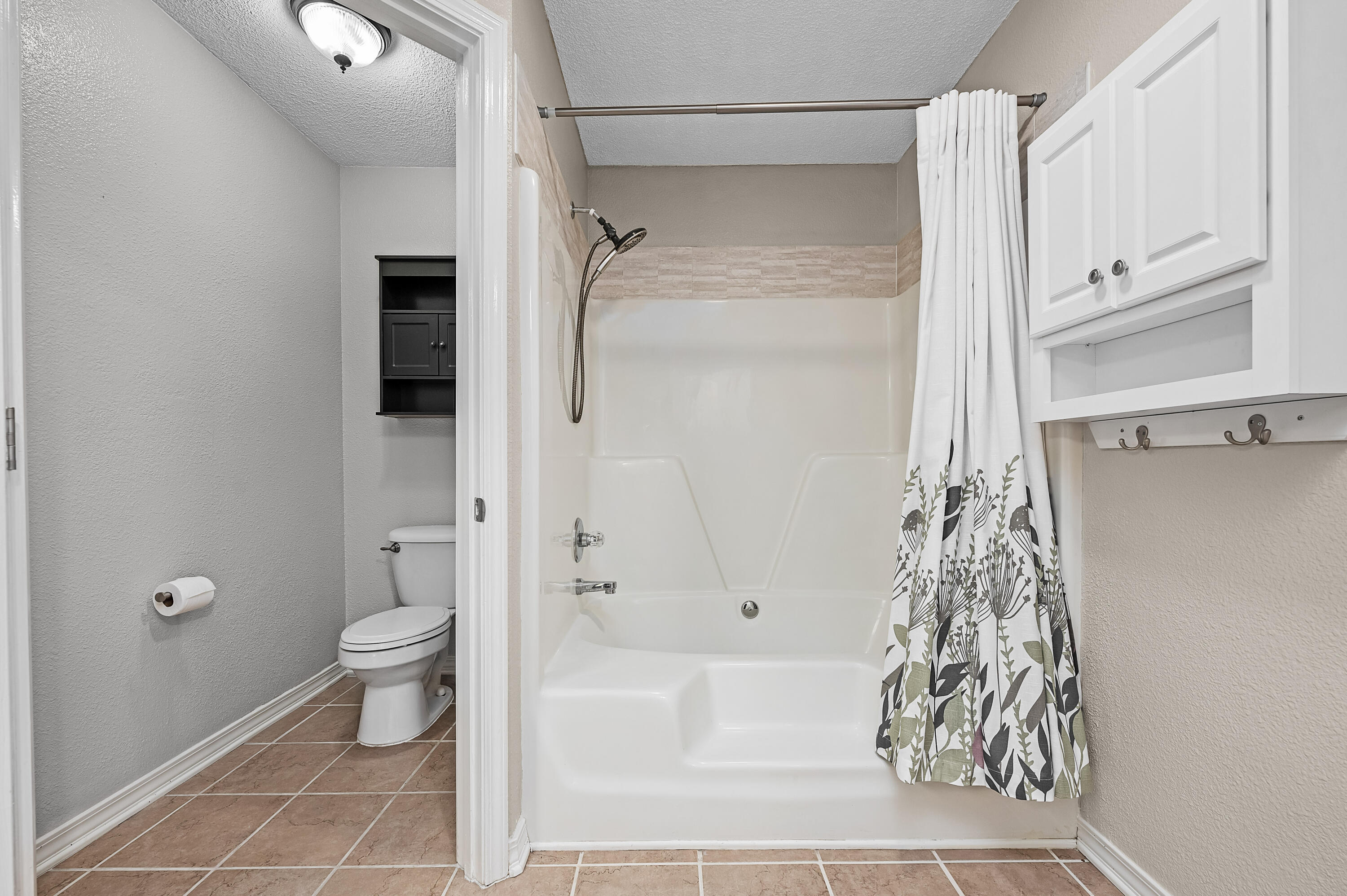 OAK MEADOWS - Residential