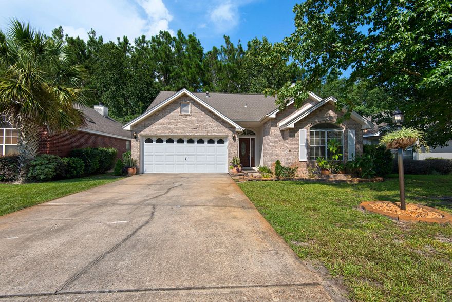 Beautiful home located in Northridge Creek. Enjoy the wonderful back patio for your morning coffee. Oirignal owner of the conveniently located  3 Bedroom 2 bathroom home features new granite counter tops and new cabinets in both bathrooms and kitchen.  Newer sliders lead to a deck overlooking the wooded creek.  Separate dining area and spacious living space with fireplace.  Master is separate from the other two bedrooms for optimum privacy.  House is in excellent condition.