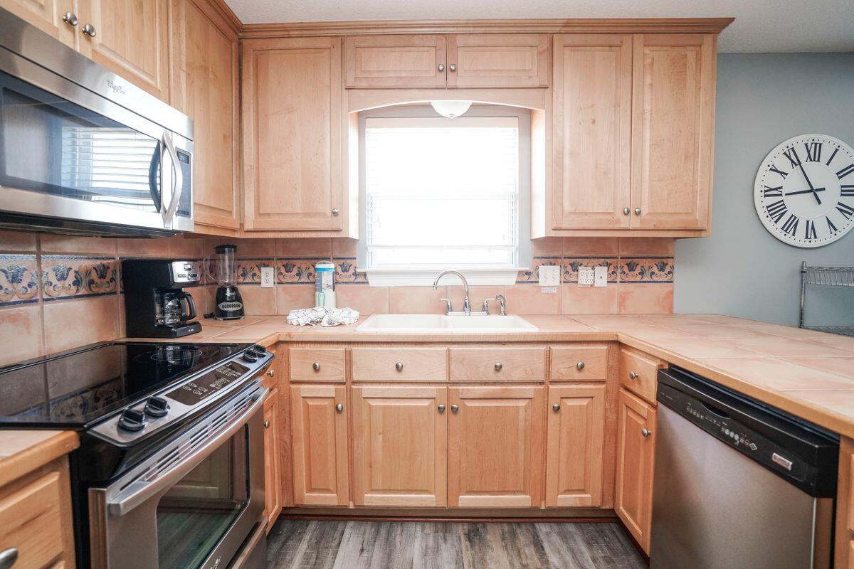 SUNSET VILLAS - Residential