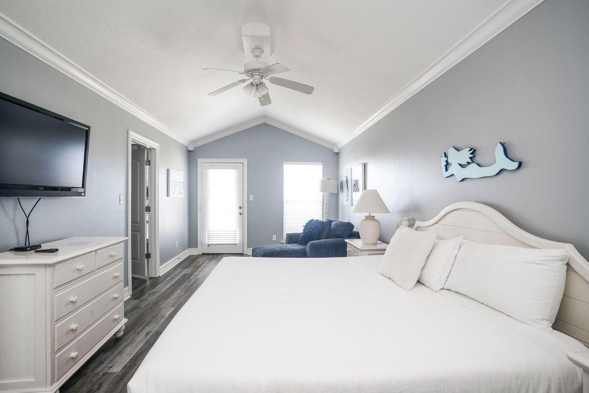 SUNSET VILLAS - Residential