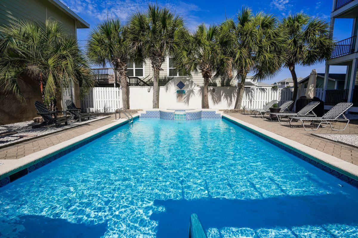 SUNSET VILLAS - Residential