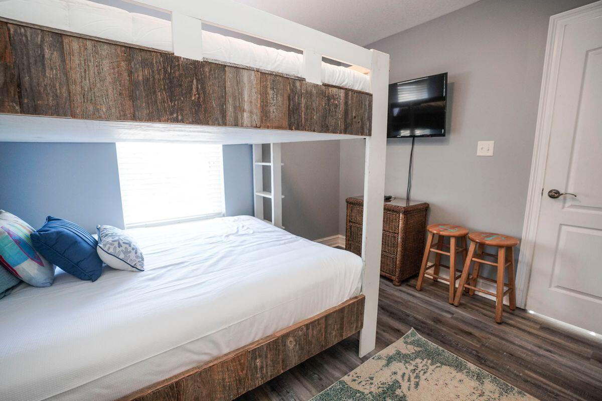 SUNSET VILLAS - Residential