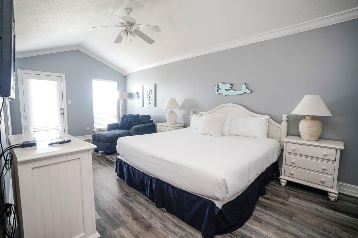 SUNSET VILLAS - Residential