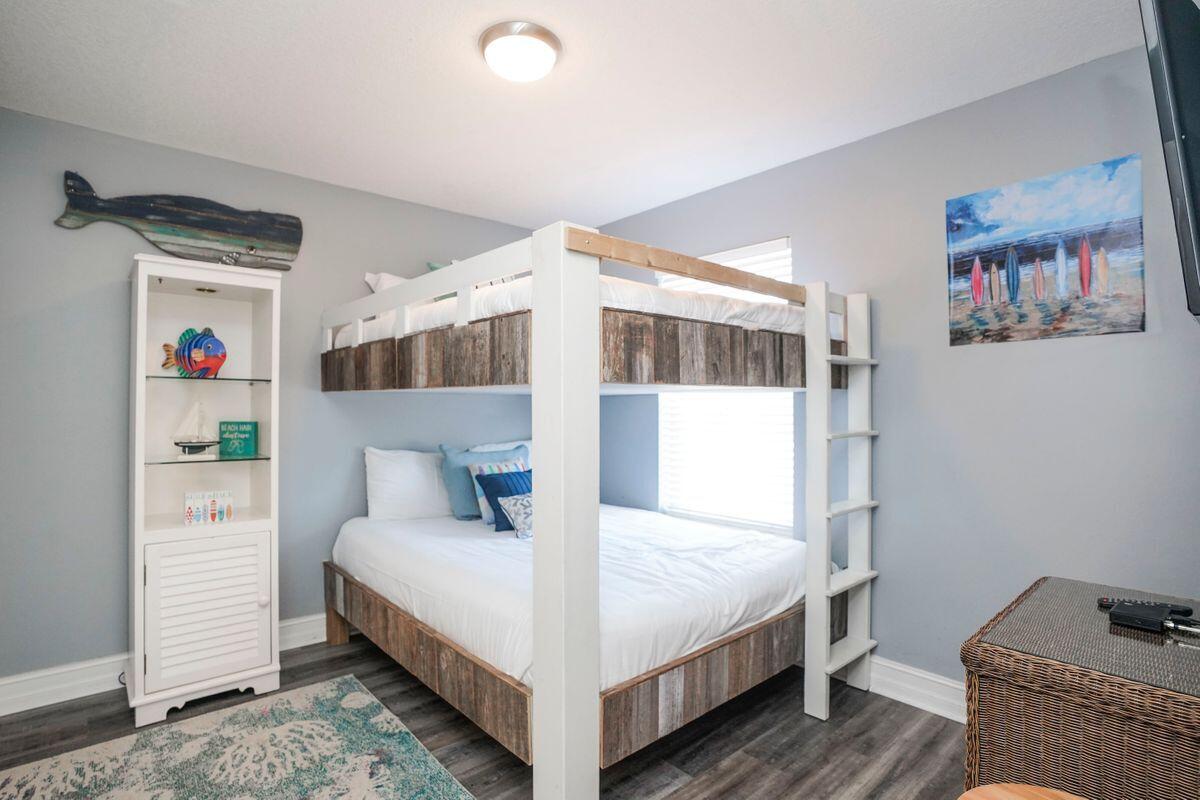 SUNSET VILLAS - Residential