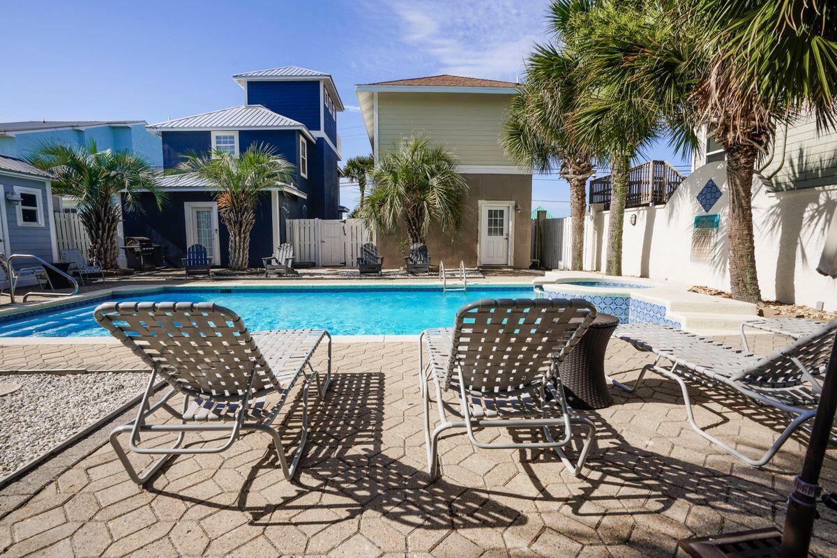 SUNSET VILLAS - Residential