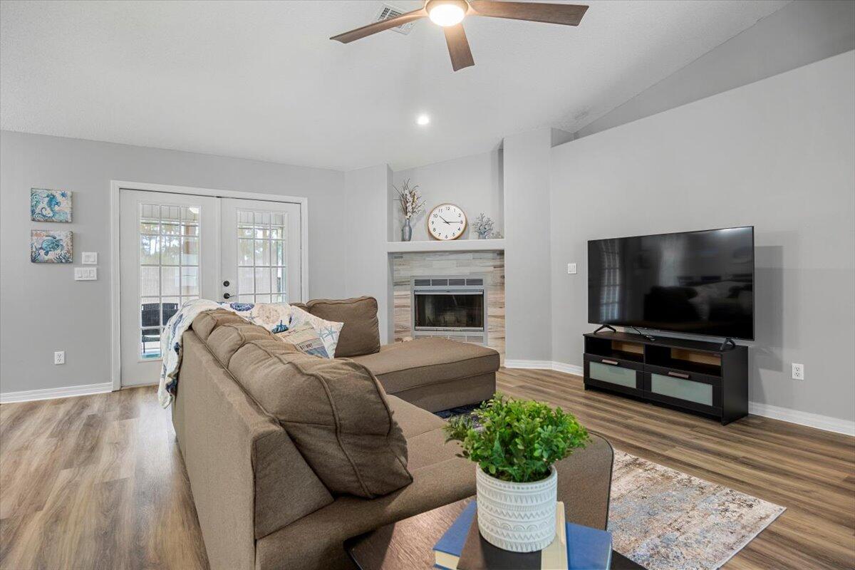 HOLLEY BY THE SEA - Residential
