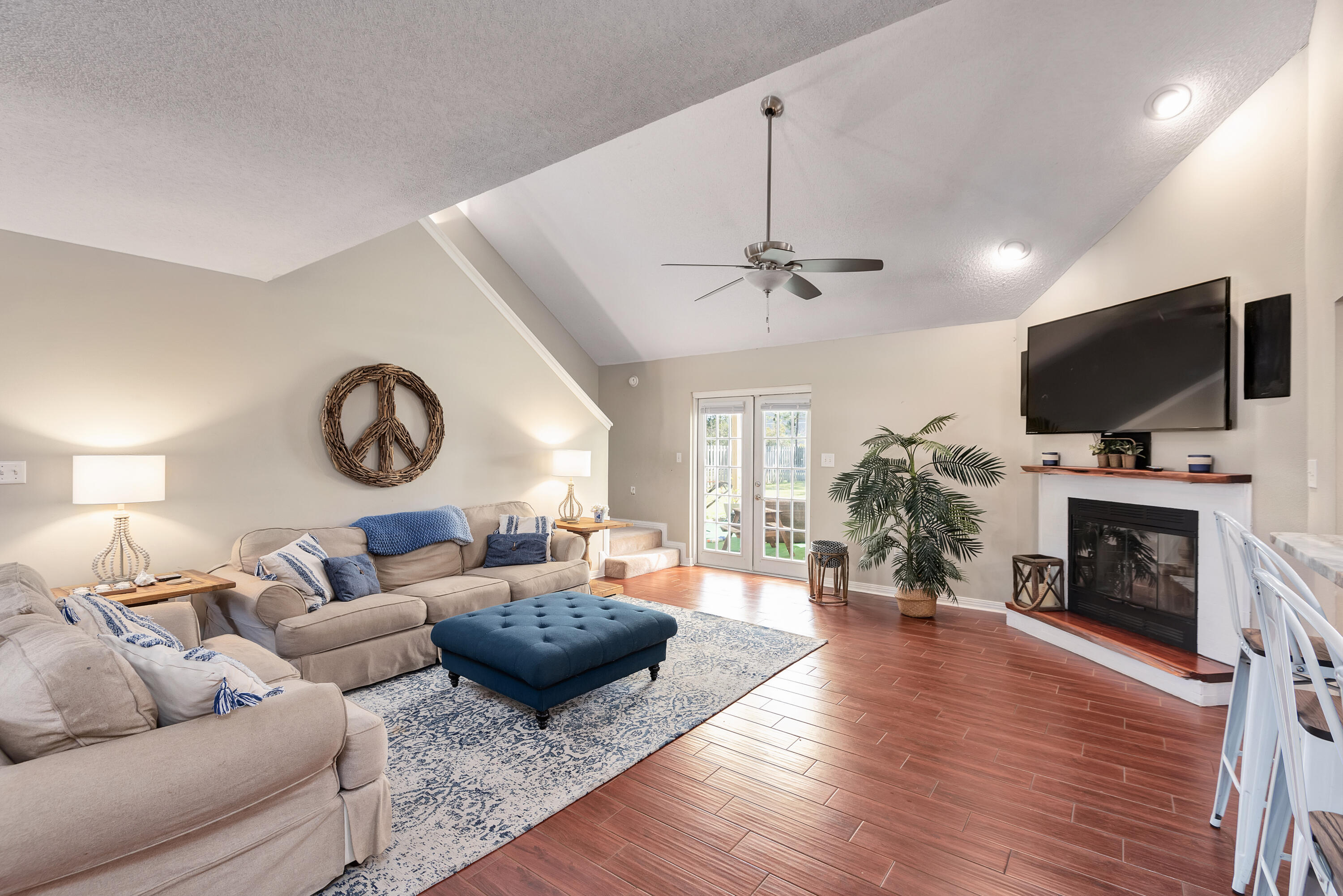 MALIBU GARDENS - Residential