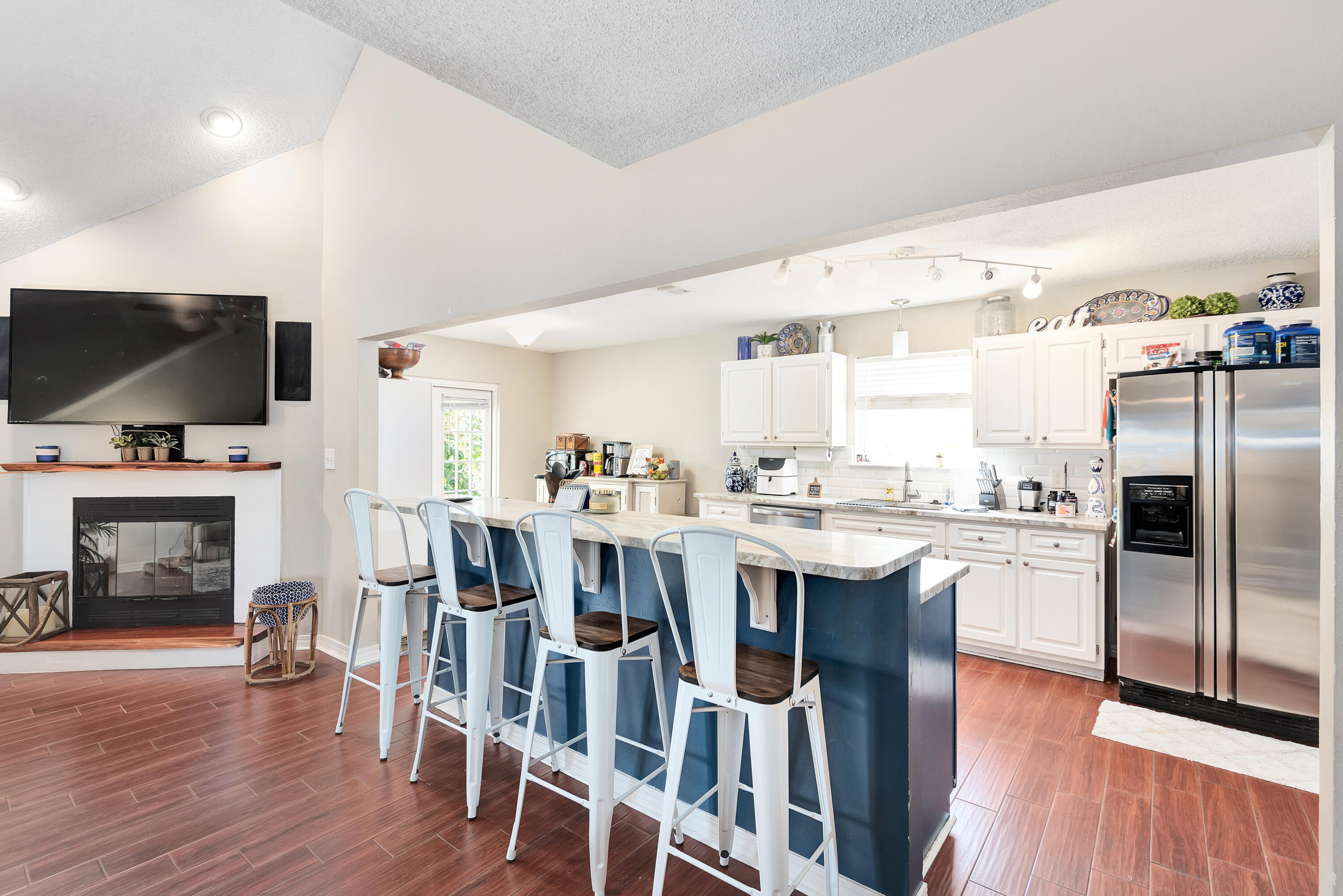 MALIBU GARDENS - Residential