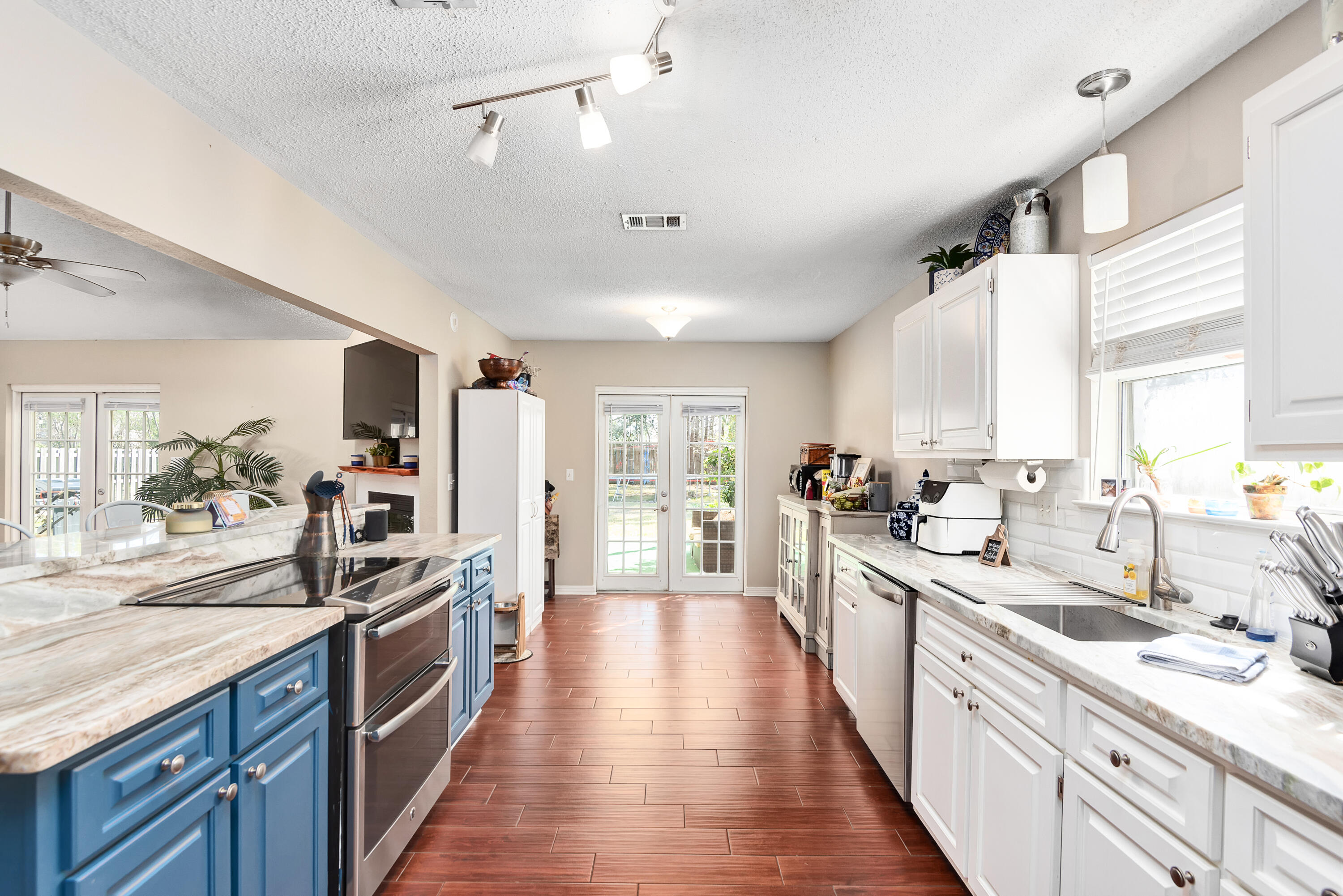 MALIBU GARDENS - Residential