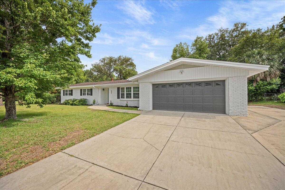 COUNTRY CLUB EST 1ST LOT 1 BLK S - Residential