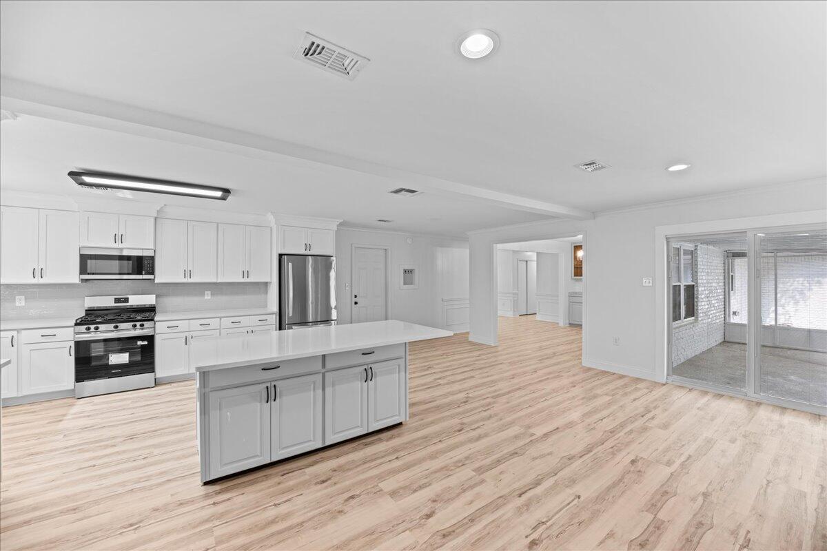 COUNTRY CLUB EST 1ST LOT 1 BLK S - Residential