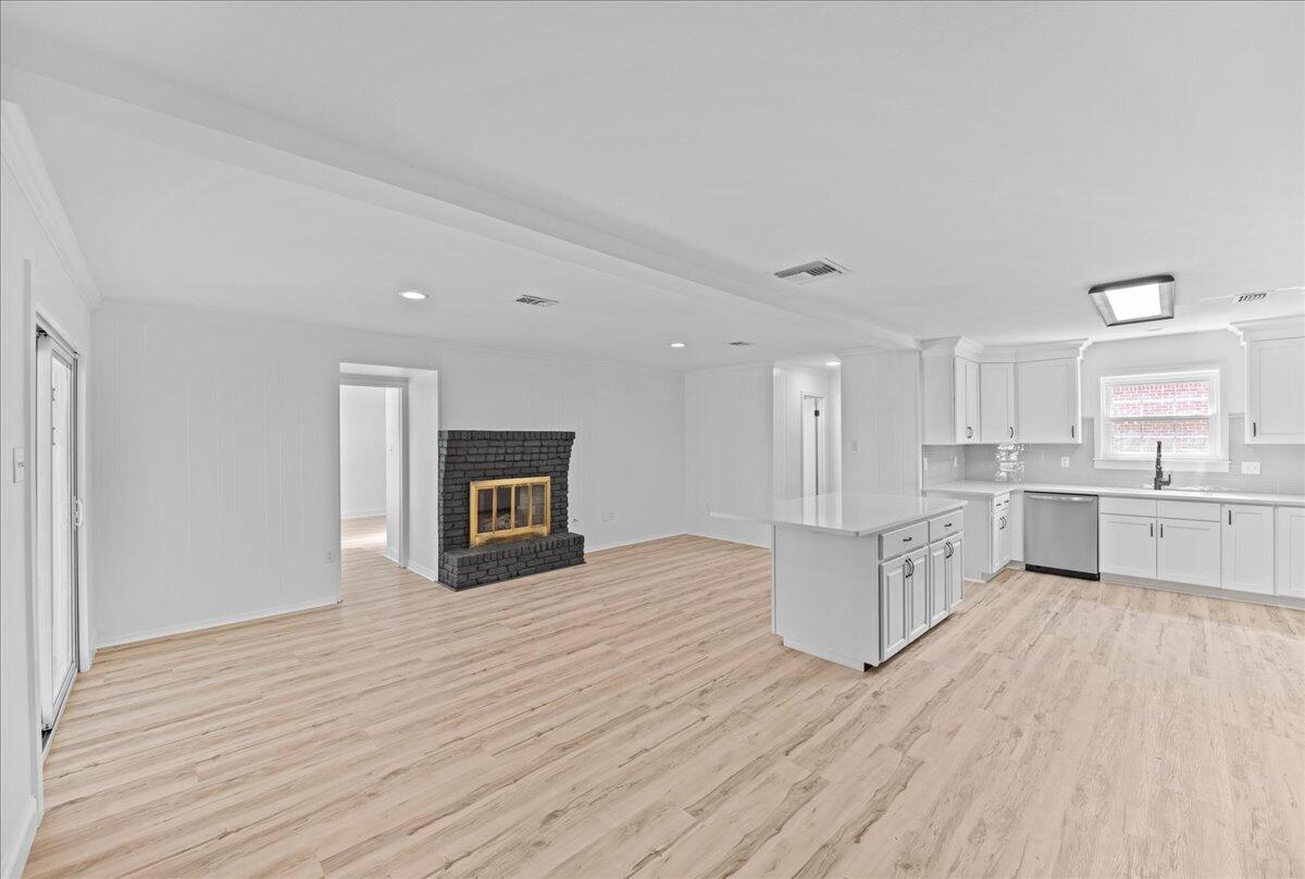 COUNTRY CLUB EST 1ST LOT 1 BLK S - Residential