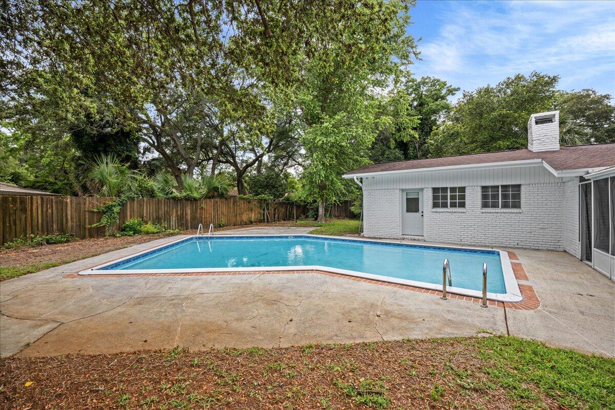 COUNTRY CLUB EST 1ST LOT 1 BLK S - Residential