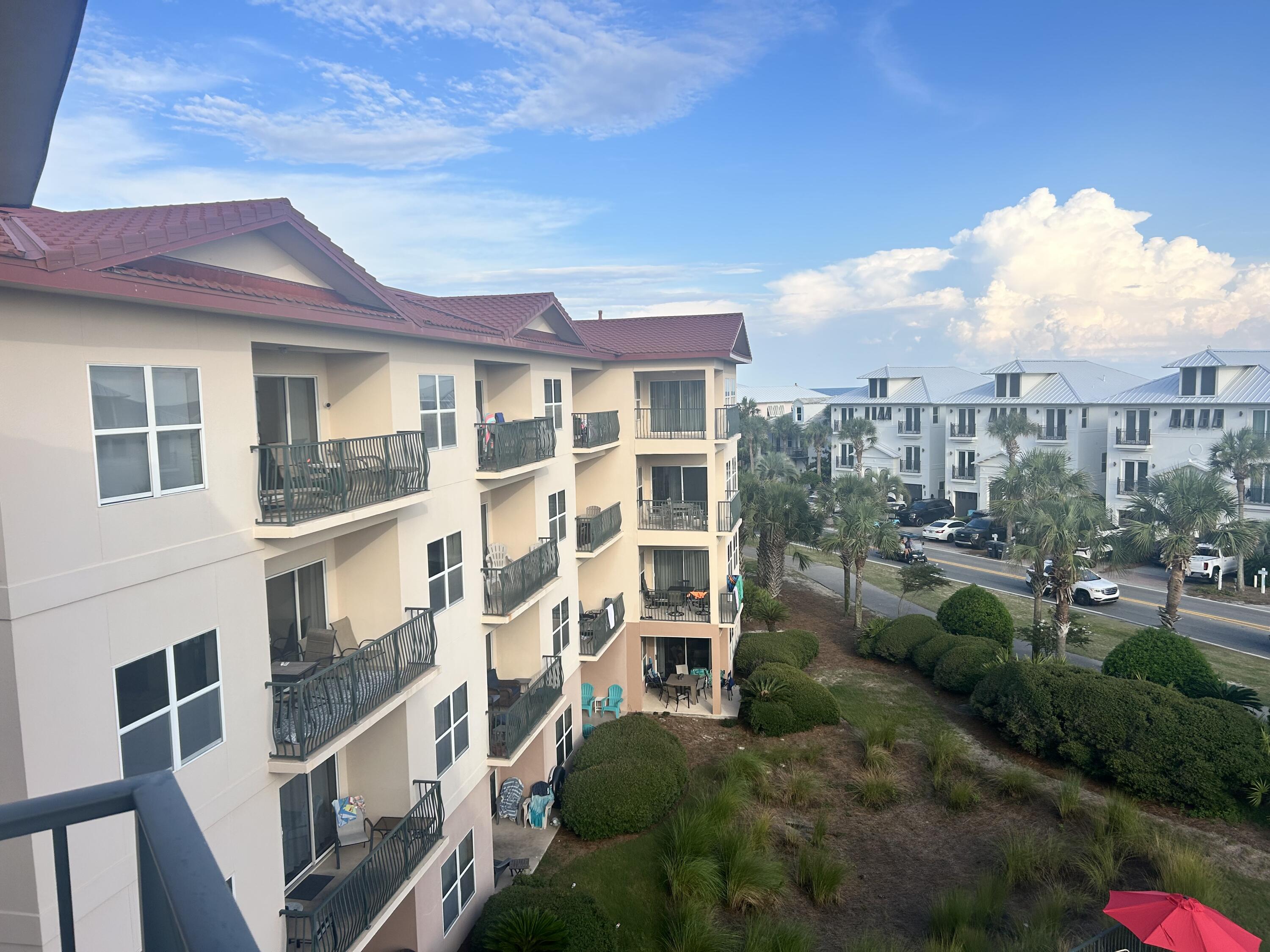 EMERALD WATERS - Residential